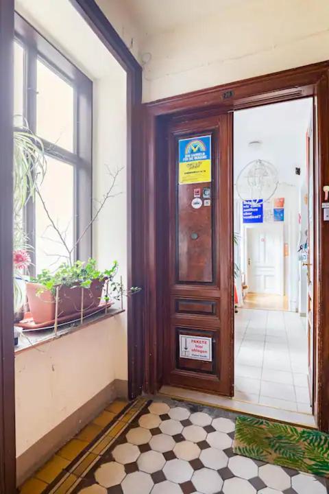 Fro-Media - Streetside Room 2 - Community Space Vienna Esterno foto