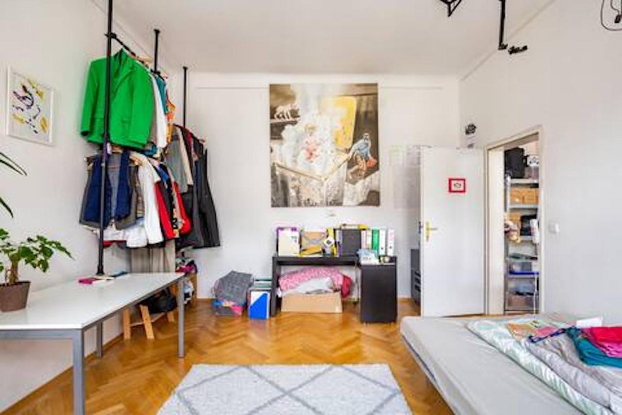 Fro-Media - Streetside Room 2 - Community Space Vienna Esterno foto