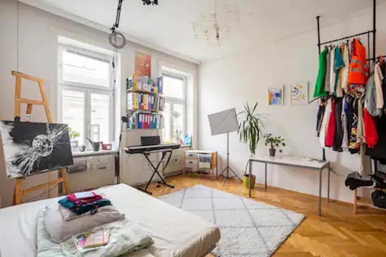 Fro-Media - Streetside Room 2 - Community Space Vienna Esterno foto